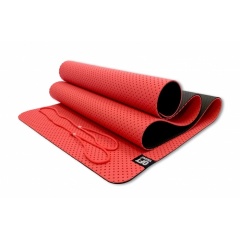 Original FitTools 6 мм двухслойный перфорированный красный FT-YGM6-3DT-RED из каталога ковриков для йоги и фитнеса в Омске по цене 1870 ₽